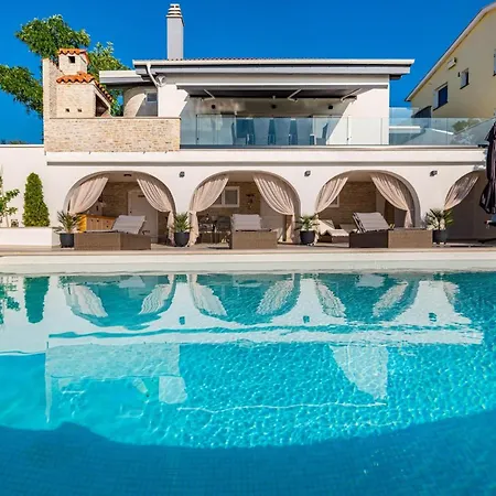 Ava בית נופש *