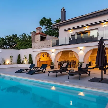 בית נופש Ava נוביגראד דאלמטיה