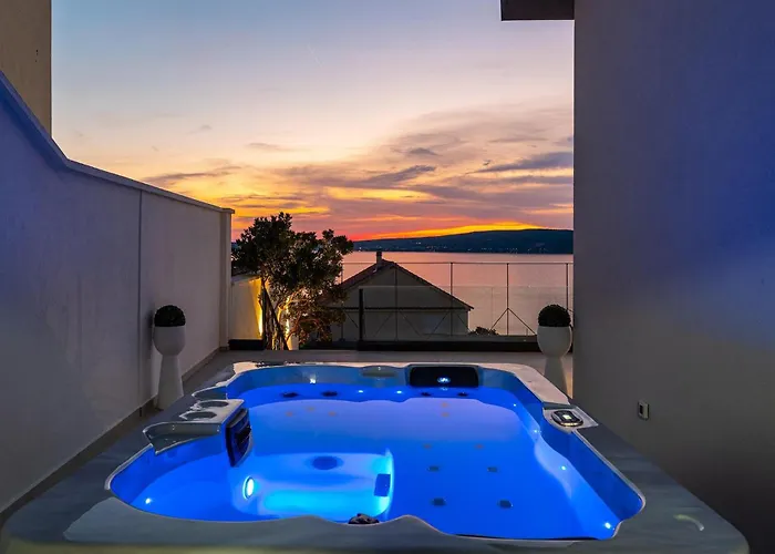 Ava * Novigrad (Dalmatia)