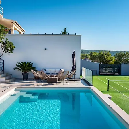 Ava * Novigrad (Dalmatia)