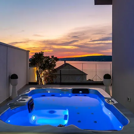 Ava * Novigrad (Dalmatia)