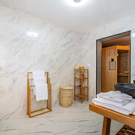 Ava * Novigrad (Dalmatia)