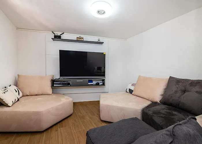 Semesterbostad Ava *